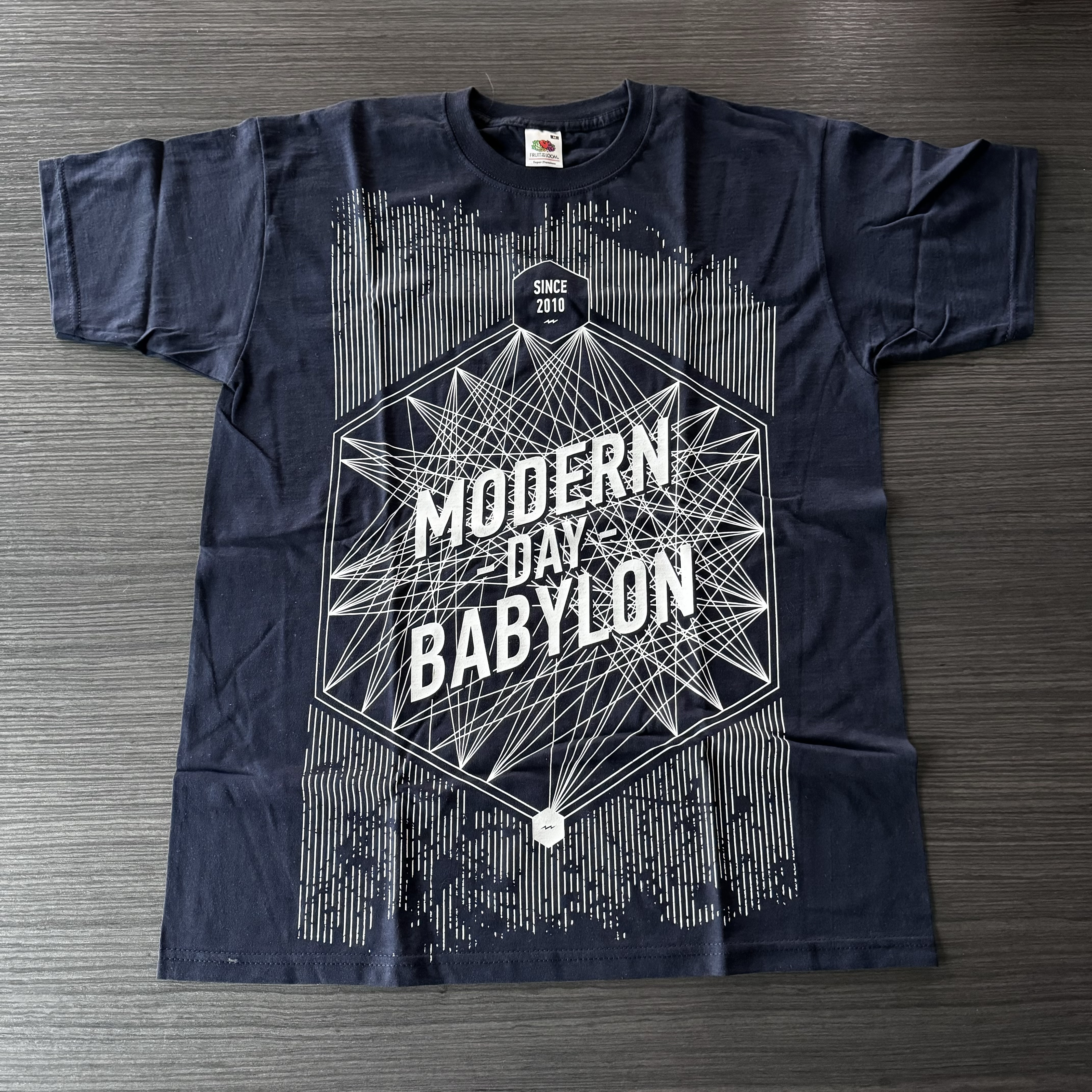 Modern Day Babylon - Size M
